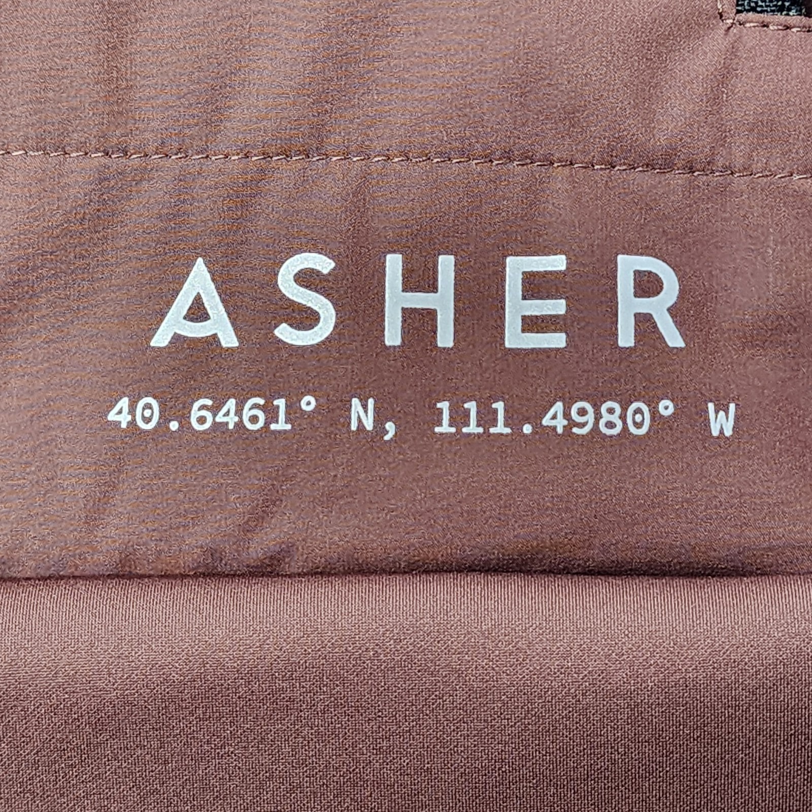 Asher Golf Tech Vest Quilted Men's Size Small Brown Full Zip Stretch Euc — image 6 of 8